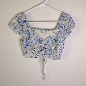 American Eagle cropped floral blouse